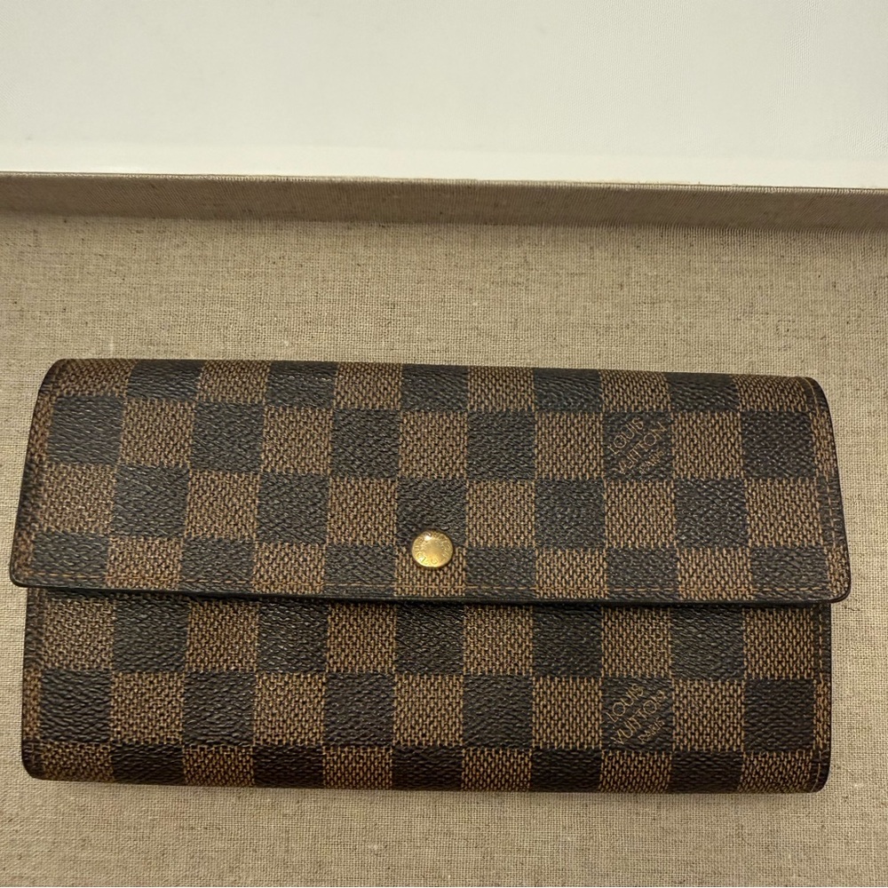 💛Louis Vuitton Damier Ebene Wallet💛